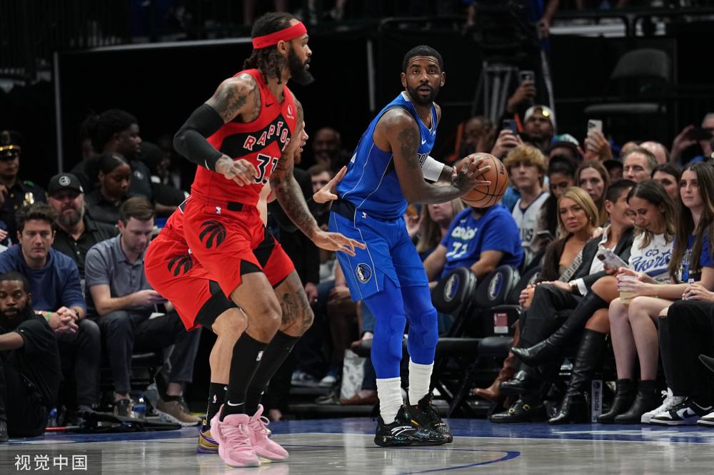 两人通过技 两人通过技