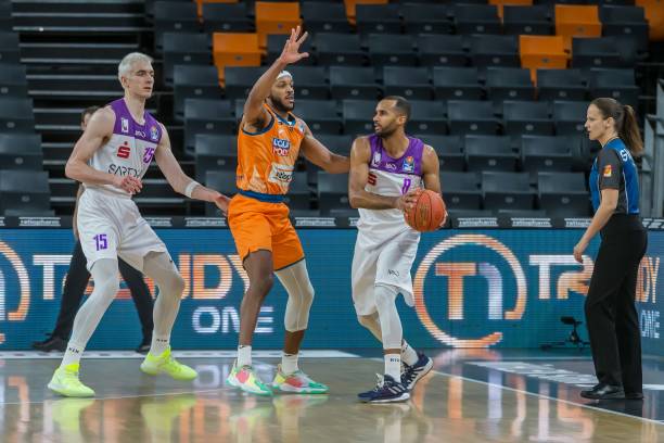 凭借在联赛 凭借在联赛